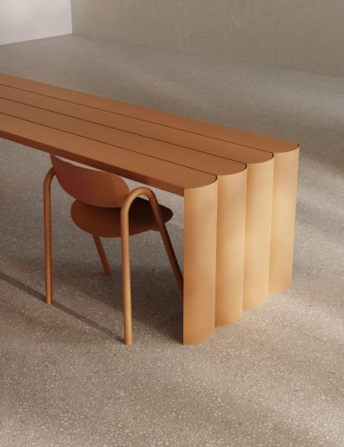 bome tuoli ja duo pöytä julkiseen tilaan